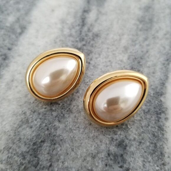 Vintage Napier Faux Pearl and Gold Tone Clip On Earrings, Retro 80s Style - Picture 5 of 5